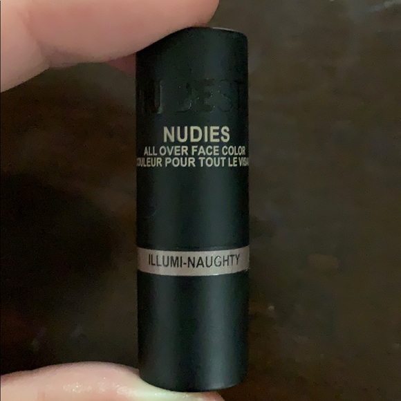 Nudestix Illuminaughty all over face color - Picture 5 of 5